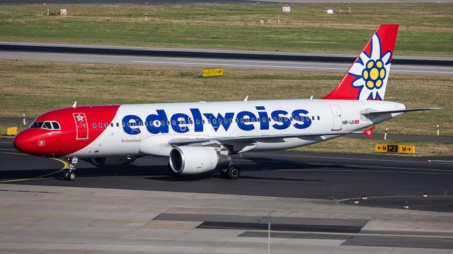 HB-IJU:Airbus A320-200:Edelweiss Air
